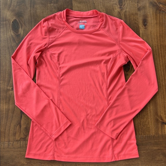 Columbia Women’s Freezer Coil Long Sleeve Top - Picture 1 of 6